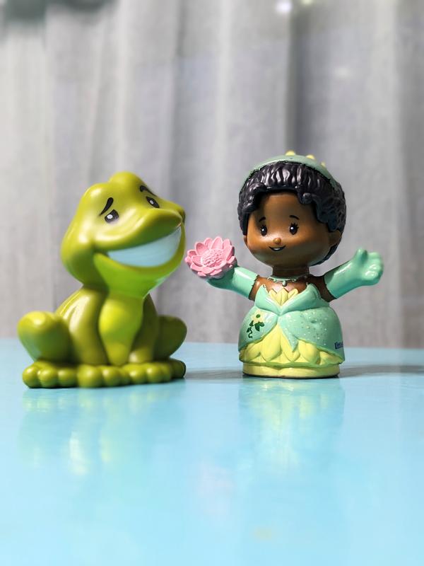 Fisher Price Little People Rapunzel Figure With Frog Dollhouse