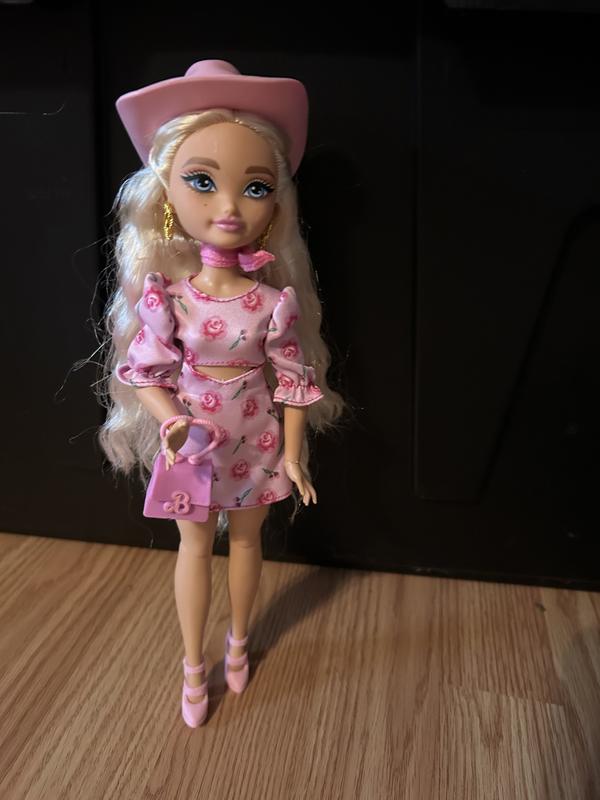 Customer photo for "Farm girl, shopping, or rodeo night she has it all"