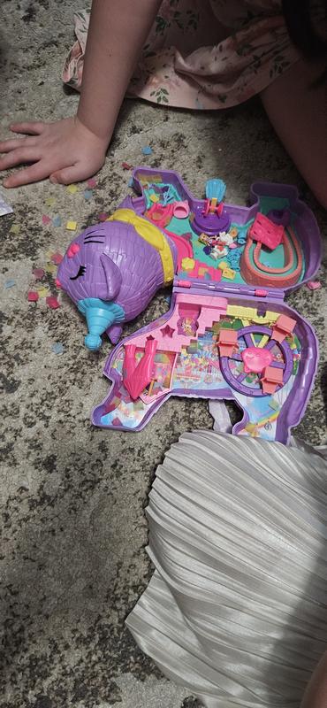 Playtime continues after the confetti surprise, which is now on the side.