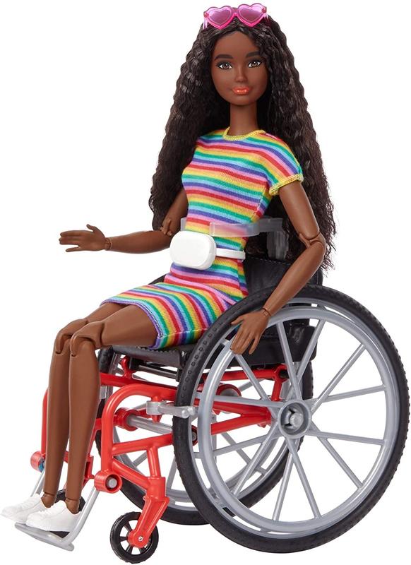 Barbie avec fauteuil roulant GRB93