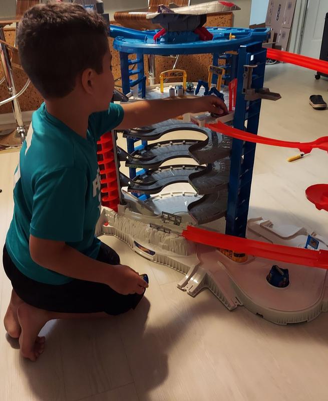 Hot Wheels Super Ultimate Garage Set