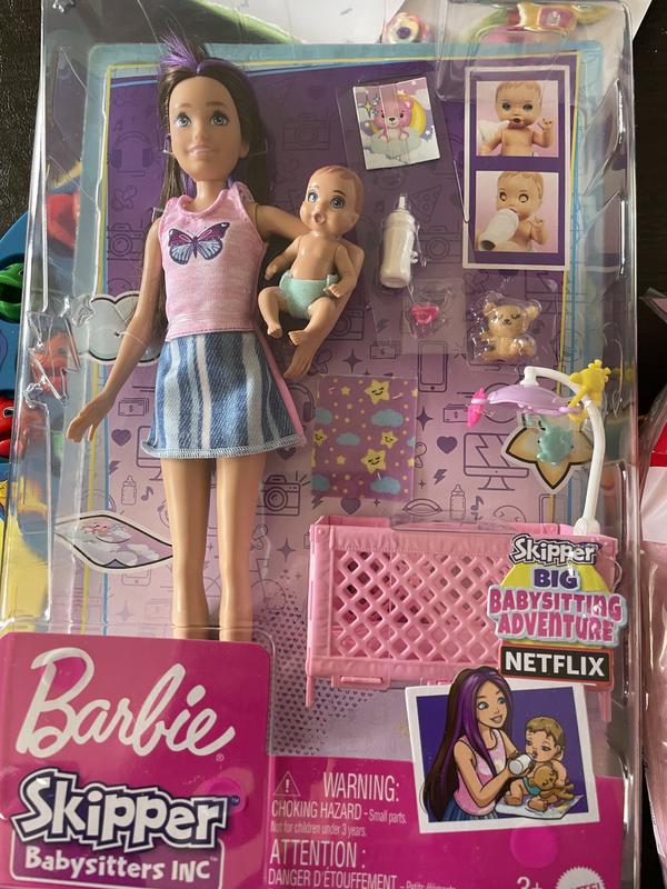 Barbie Coffret Skipper Baby-Sitter berceau avec poupée mannequin, bébé aux  yeux endormis, mobilier et accessoires dans le thème, Jouet Enfant, Dès 3