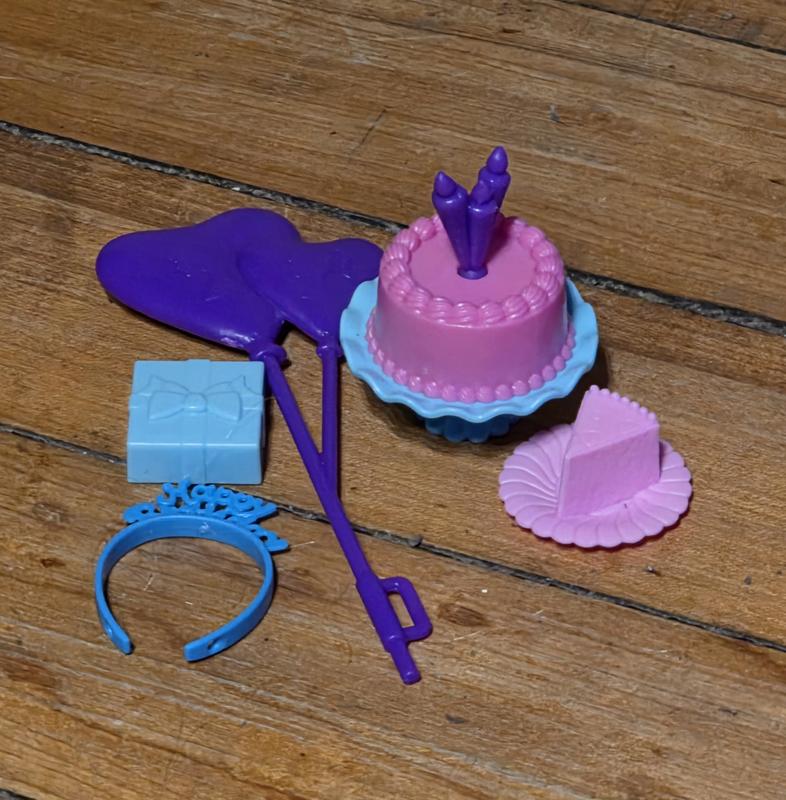 Included accessories from the suprise bags