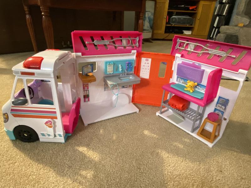 Barbie Toys Transforming Ambulance and Clinic Playset 20