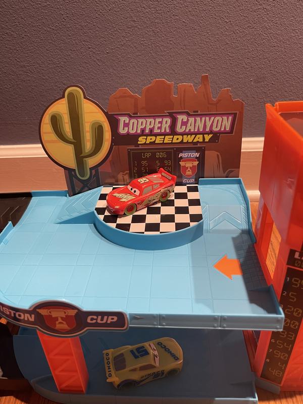 Mattel Disney and Pixar Cars Glow Racers - Lightning McQueen, 1 ct - Foods  Co.