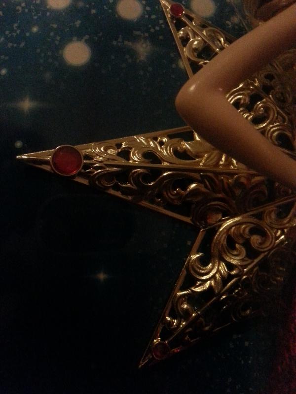 Barbie 2017 Holiday Doll - Starburst Detail