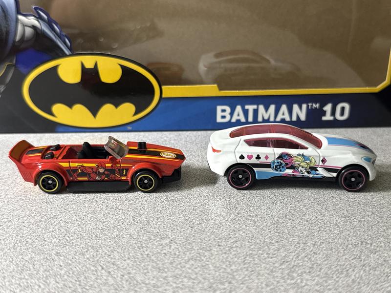 Customer photo for "Batman 10 Hot Wheels Silver Series Super Cool Cars"