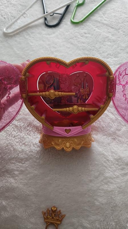 Customer carousel item 11.