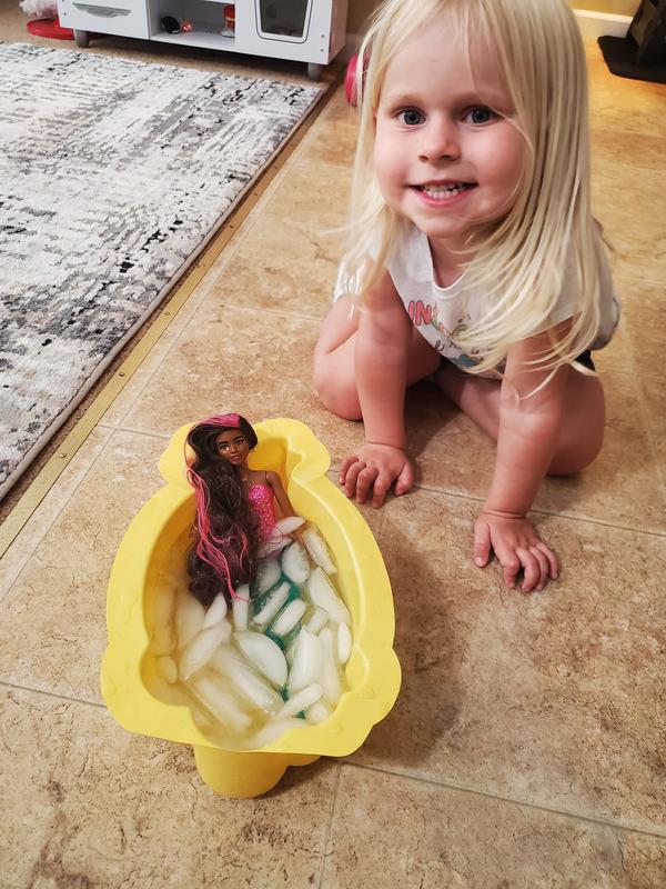 Her White Highlights turned Bright Pink in cold water!!