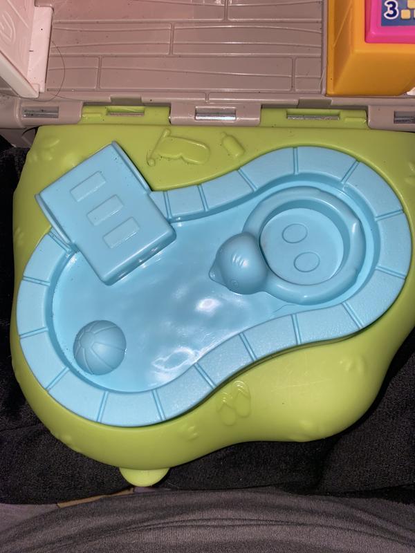 The swimming pool is removable!