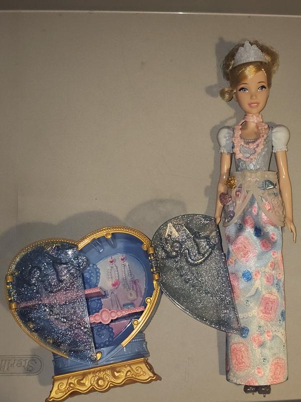 Customer carousel item 6.