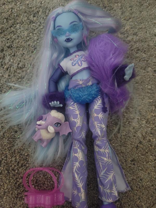  Monster High Doll, Abbey Bominable Yeti with Pet Mammoth Tundra  & Accessories Including Furry Scarf & Snowflake Backpack : Toys & Games