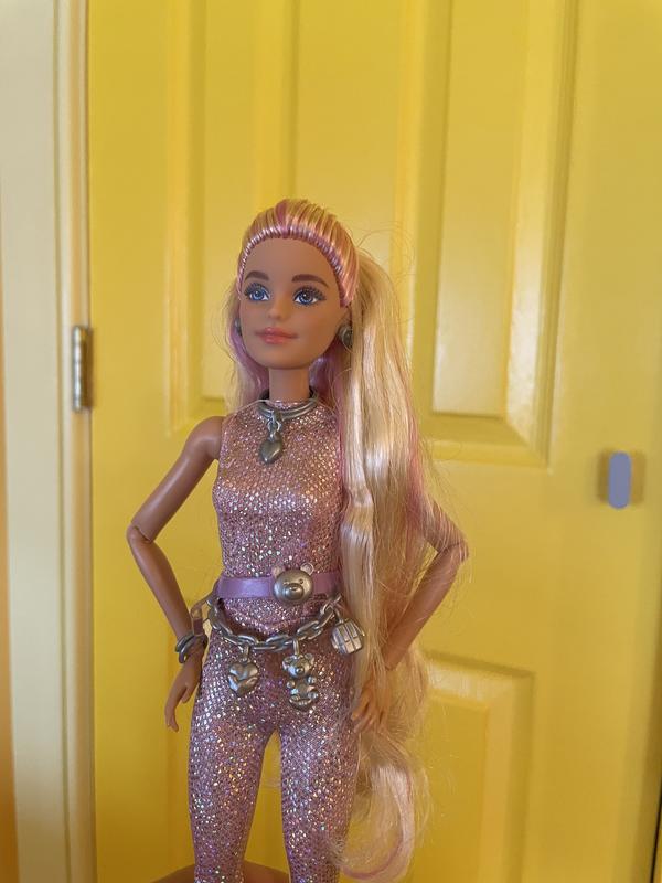 Barbie Poupée Barbie Extra Fly avec vêtements d'hiver