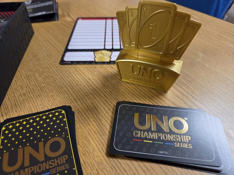 Customer photo for "Step your UNO tournament play with this set"