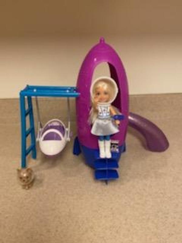 Details about   Barbie Space Discovery Chelsea Doll and Rocketship-themed Playset New 2021 