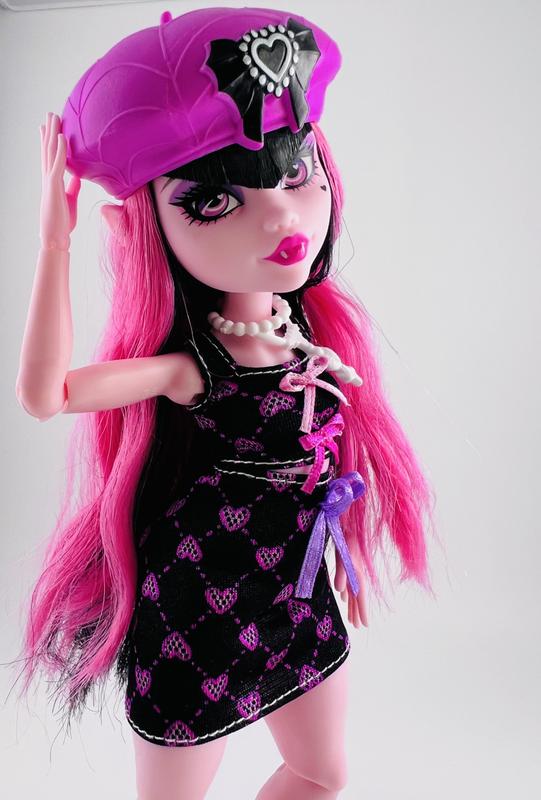 Monster High Coffret Monstrueux Secrets Draculaura Avec Poupée Et  Habillage, Casier Et Plus De 19 Accessoires, Jouet Enfant, Dès 4 Ans, HKY60  : : Jeux et Jouets