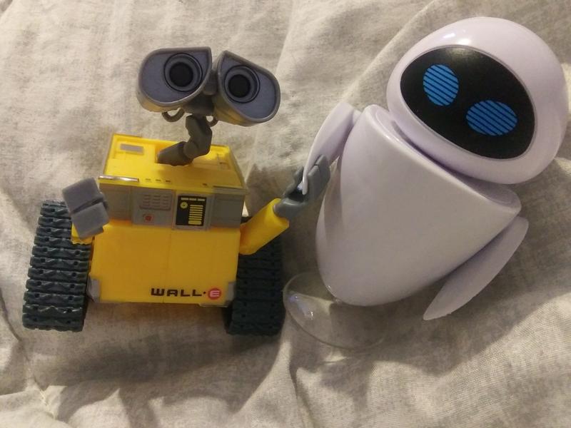 Official Disney Pixar Wall-E Posable Highly Detailed 3.75 Eve Action  Figure Toy