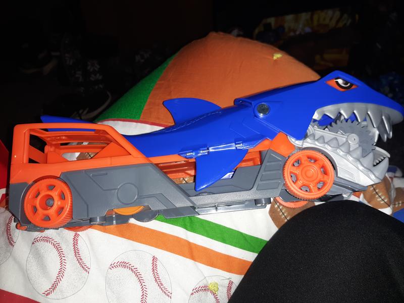 shark chomp transporter