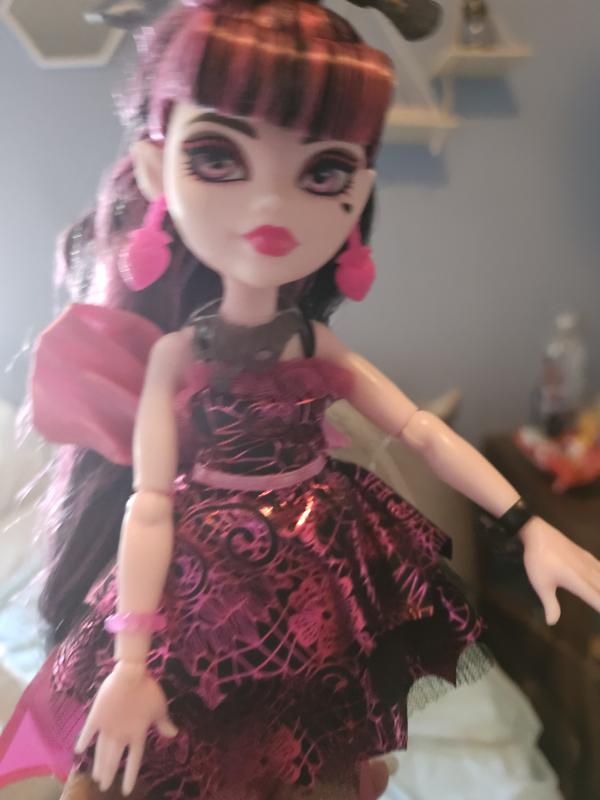 Monster High Draculaura Doll in Monster Ball Party Dress with Themed  Accessories Like Chocolate Fountain