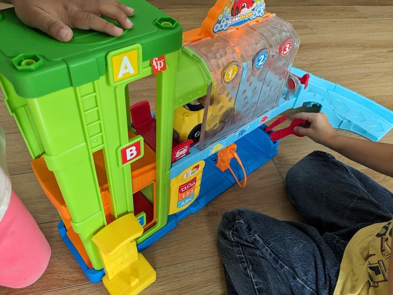 Fisher-Price Little People Light-Up Learning Garage