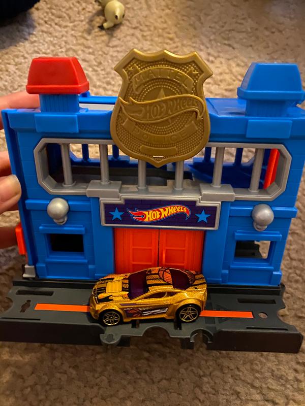 Hot wheels downtown police station breakout online