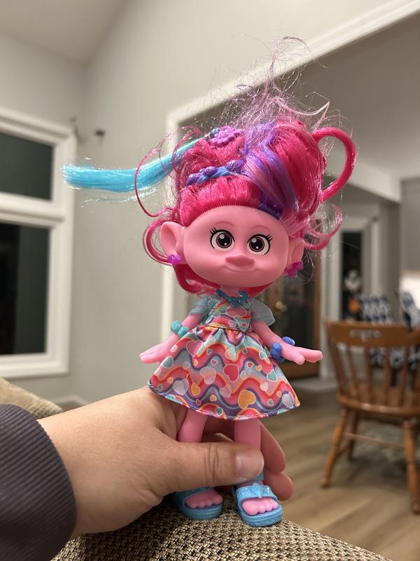 DreamWorks Trolls Band Together Mount Rageous Playset with Queen Poppy  Small Doll & 25+ Accessories