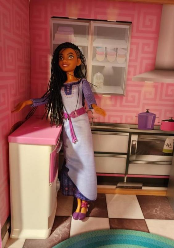 Mattel Disney Wish Asha of Rosas Poupée et étoile articulée avec tenue  amovible, chante « This Wish » en anglais : : Jeux et Jouets