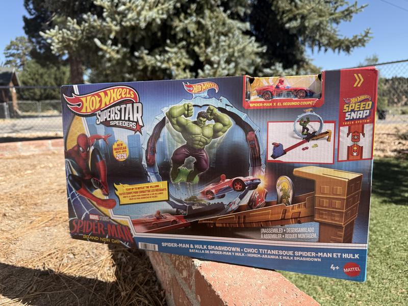 Customer photo for "Fun Hot Wheels set for dad and daughter time"