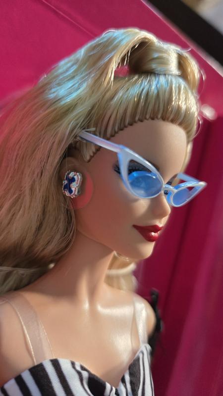 Glasses, earring side, and pony from side