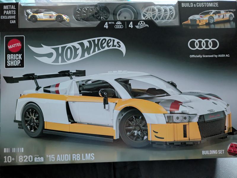 Mattel Hot Wheels Brick Shop '15 Audi R8 LMS Building Toy Kit (820