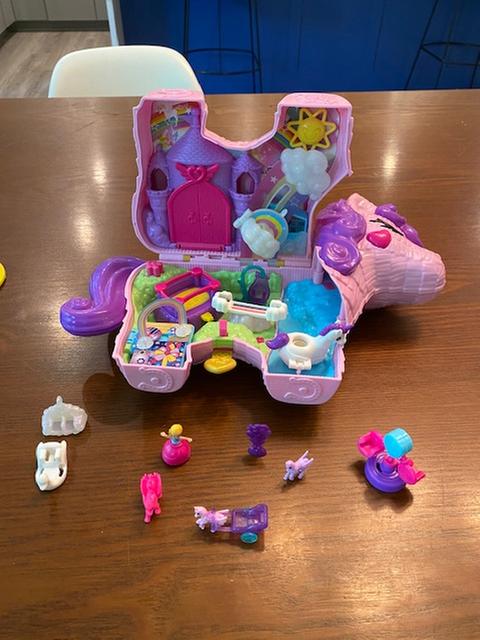 Mattel Polly Pocket Unicorn Party Playset - GKL24 887961829136