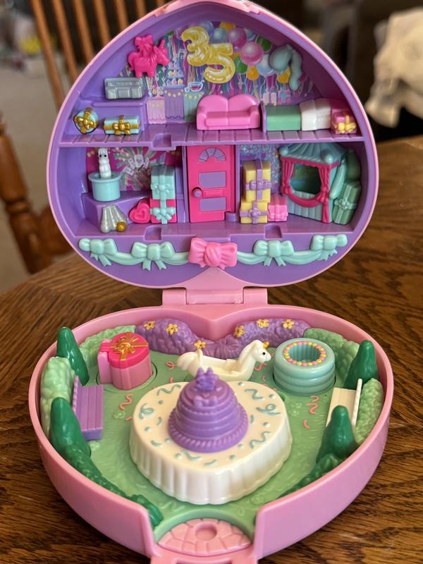Polly Pocket 35th Anniversar Party Time Play Set w/ Accessories