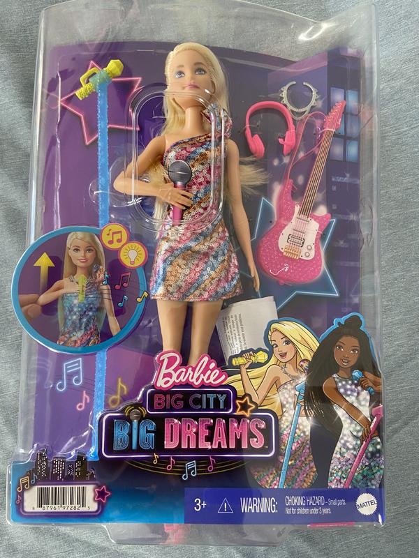 Barbie - Grande Città, Grandi Sogni, Bambola Barbie Malibu Bionda Alta  29,21 cm Canta con Microfono e Chitarra, Luci e Suoni e Tanti Accessori,  Giocattolo per Bambini 3+Anni, GYJ23 : : Giochi