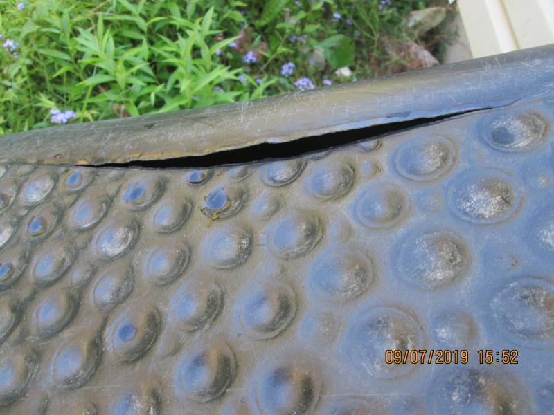 The pond liner crack