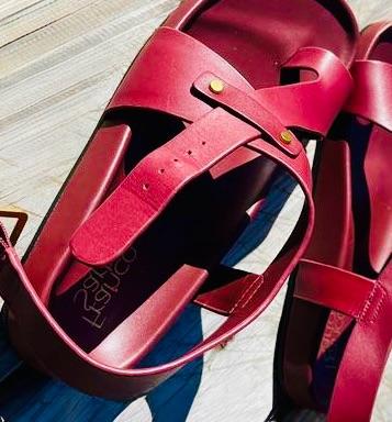 Customer photo for "Cute summer sandals !!"