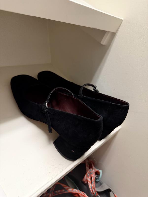 Customer photo for "My new favorite heels!"