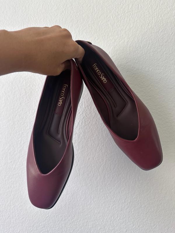Customer photo for "Such a classy but fun work shoe"