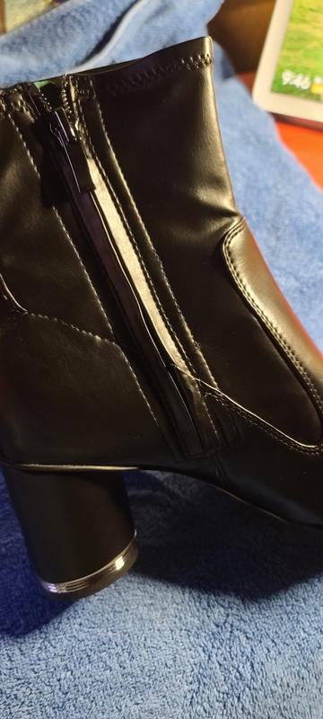 Zippers on inside of bootie