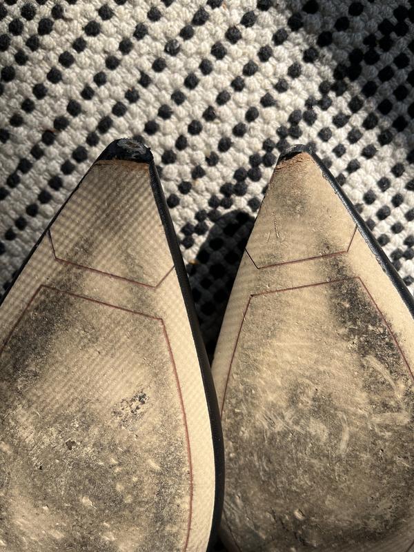 Customer photo for "Great looks, terrible quality"