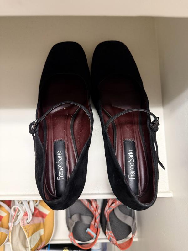 Customer photo for "My new favorite heels!"