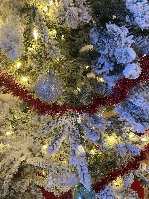 Fraser Hill Farm 7.5Ft. Flocked Mountain Pine Christmas Tree With