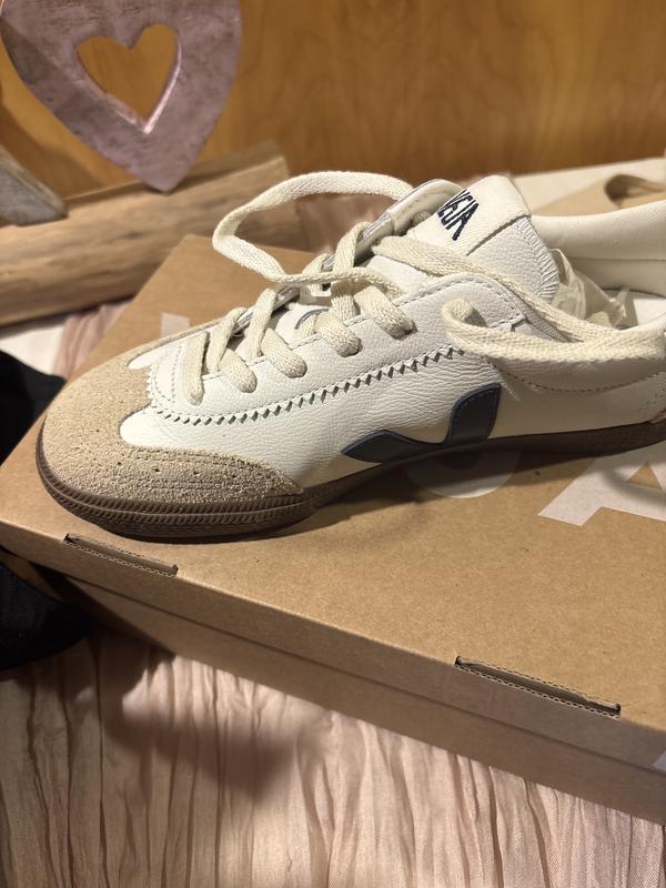 Veja Volley Sneakers