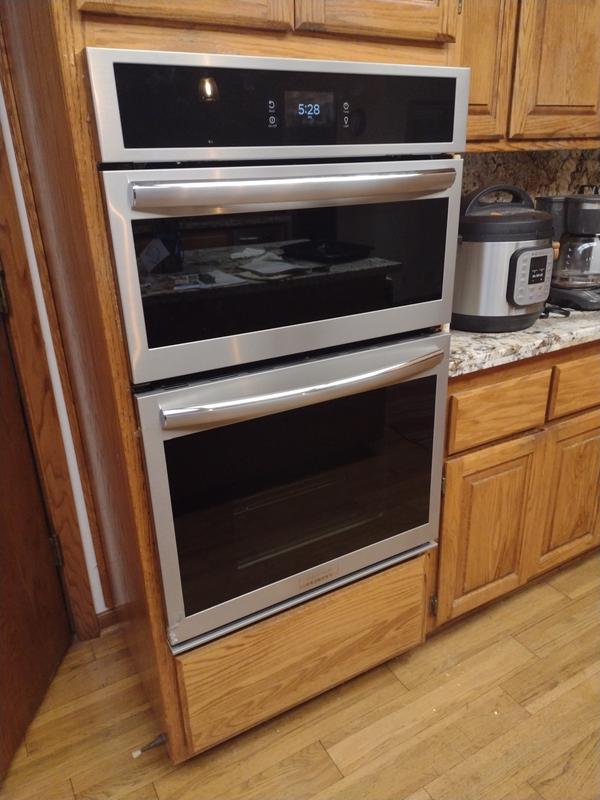 Frigidaire Gallery 27 Microwave Combination Wall Oven with Convection in  Black Stainless Steel