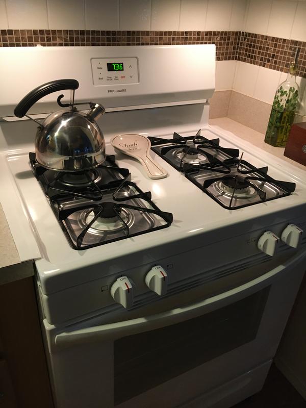Details about   whirlpool refrigerator and a GE Gas Stove 
