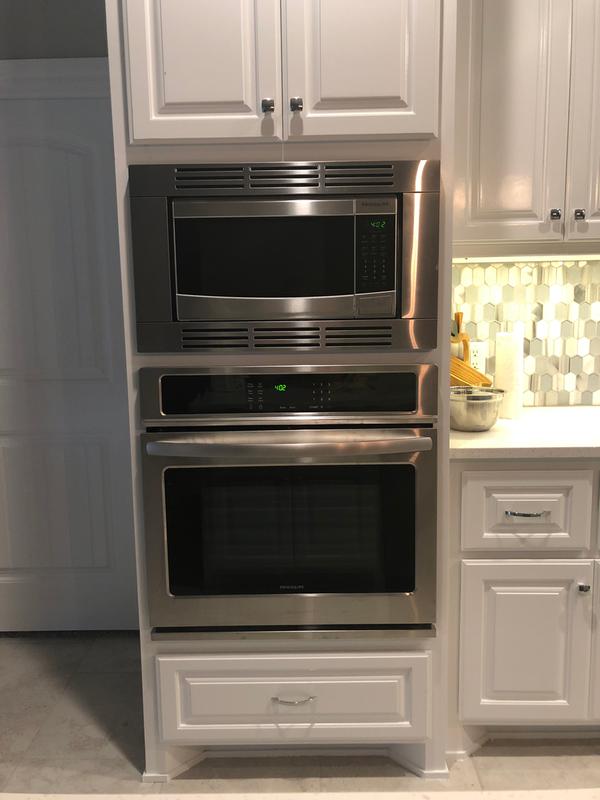 Frigidaire FFMO1611LS 1.6 Cu. Ft. 1100W Countertop or BuiltIn