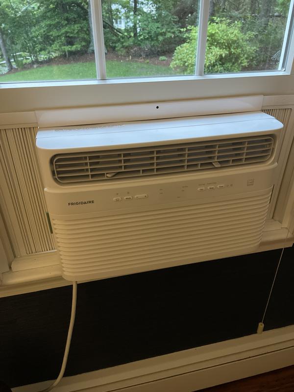Lounge AC