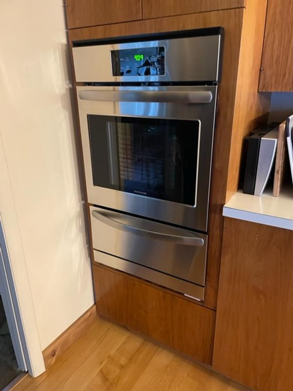 Frigidaire 24 deals inch wall oven