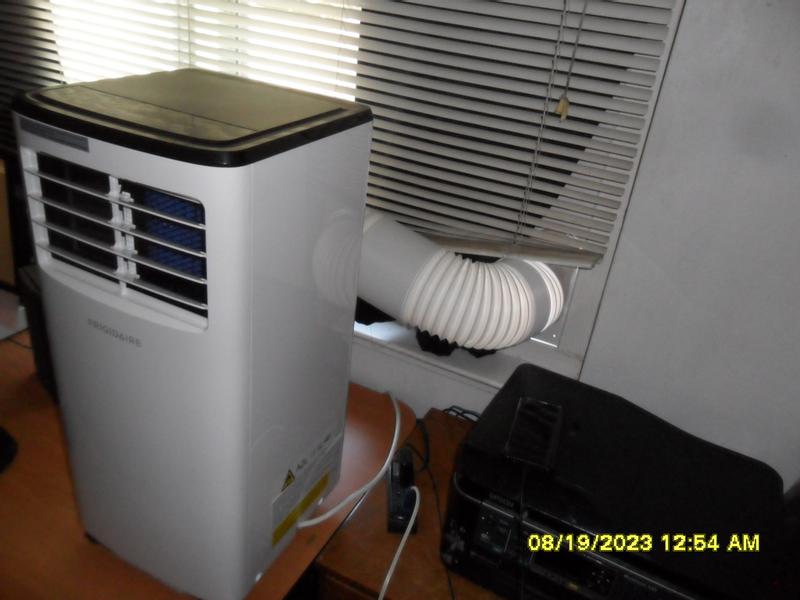 Portable Room Air Conditioner with Dehumidifier Mode 8,000 BTU (ASHRAE) /  5,500 BTU (DOE) White-FHPC082AC1