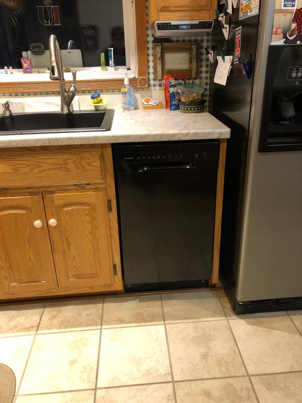 Frigidaire 18 Built In Dishwasher Black Ffbd1831ub