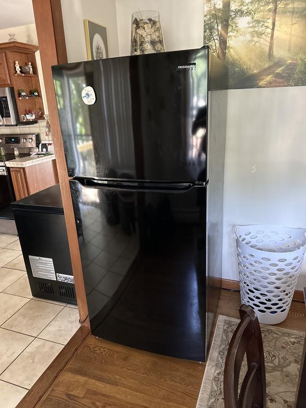 Frigidaire FFTR2045VB 20.0 Cu. ft. Top Freezer Refrigerator – Black